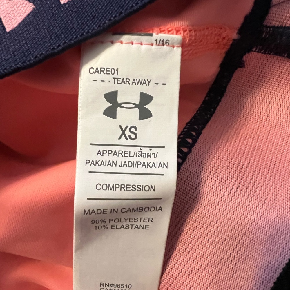 Under Armour woman’s XS compression sports bra - Picture 4 of 4